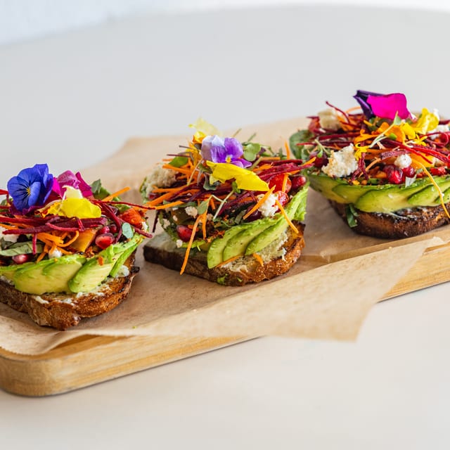 Avotoast.